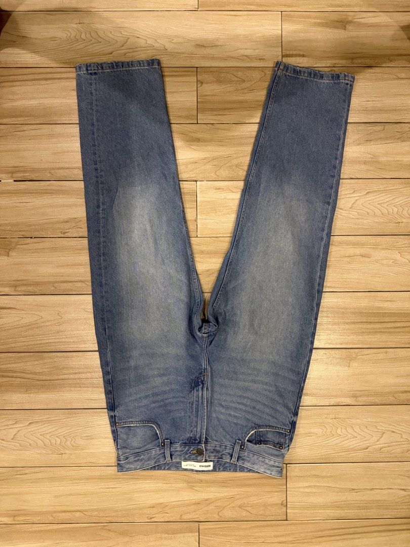 Bershka Light Blue Jeans (Category: Jeans) located in Santa Rosa. Submitted by jericobngo (Listing ID 1469950949, Image 1). Description: - Brand: Bershka - Fit: Straight fit - Size: EUR 40 / USA 31 (Medium), fits waist 30-32 - Color/Wash: Medium blue with light fading on front thighs - Details: Classic five-pocket setup, button fly, branded hardware, and back leather patch - Condition: Clean fabric, well-maintained.