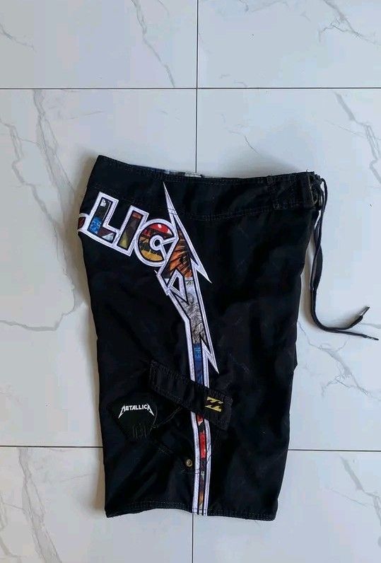 Billabong X Metallica (Category: Swim Trunks & Board Shorts) located in Manila. Submitted by hannah.thrift (Listing ID 1469960823, Image 3). Description: pay first via jnt only.