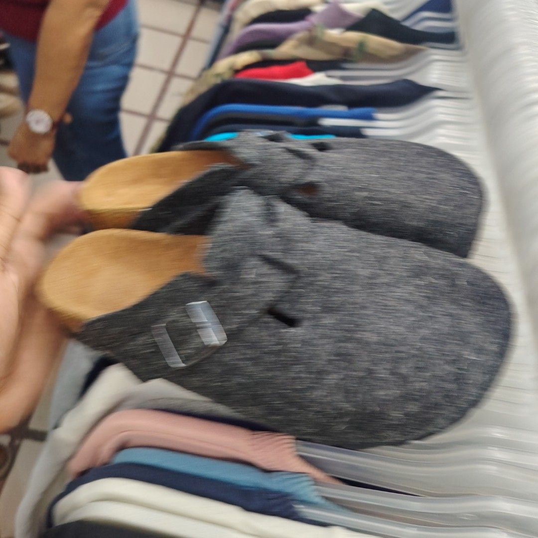Birkenstocks Wool (Category: Flats & Sandals) located in Daraga. Submitted by flip2fit (Listing ID 1470140906, Image 3). Description: Excellent condition No issue.