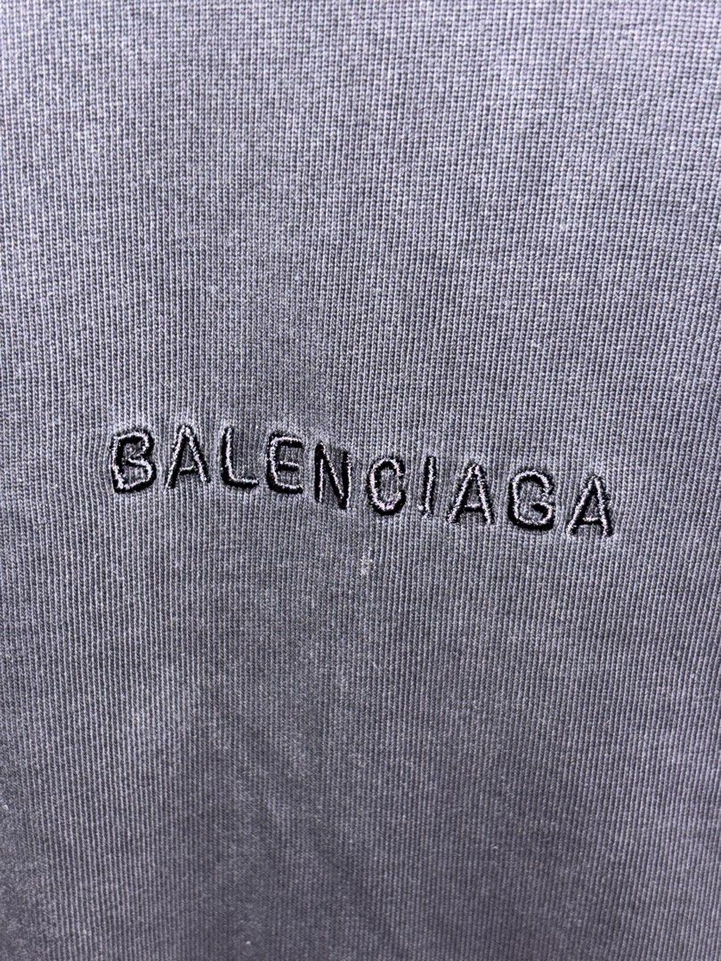 Black Balenciaga T-shirt (Category: Tshirts & Polo Shirts ) located in Cabuyao City. Submitted by giothr1ft (Listing ID 1470059483, Image 3). Description: -Width: 25 -Length: 31 -Condition: 10/10 📌Buyers will shoulder the shipping fee.