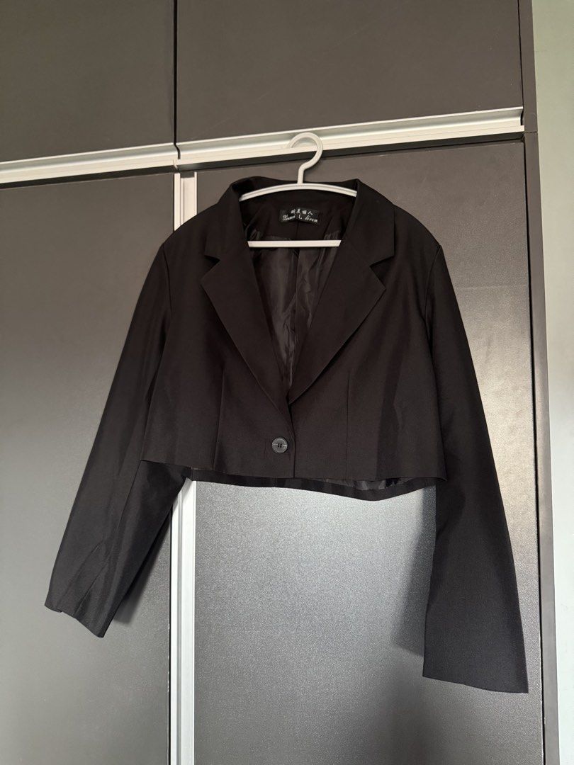 Black Cropped Blazer Jacket (Category: Coats, Jackets and Outerwear) located in Dasmarinas. Submitted by akelvin23 (Listing ID 1470113467, Image 1). Description: - Brand: Xinmei L liren - Style: Black cropped blazer - Details: Lapel collar, single-button front closure - Sleeves: Long sleeves with three decorative cuff buttons - Interior: Fully lined - Fit/Use: Great outerwear piece to throw over tops or dresses Used only once for a photoshoot Wid