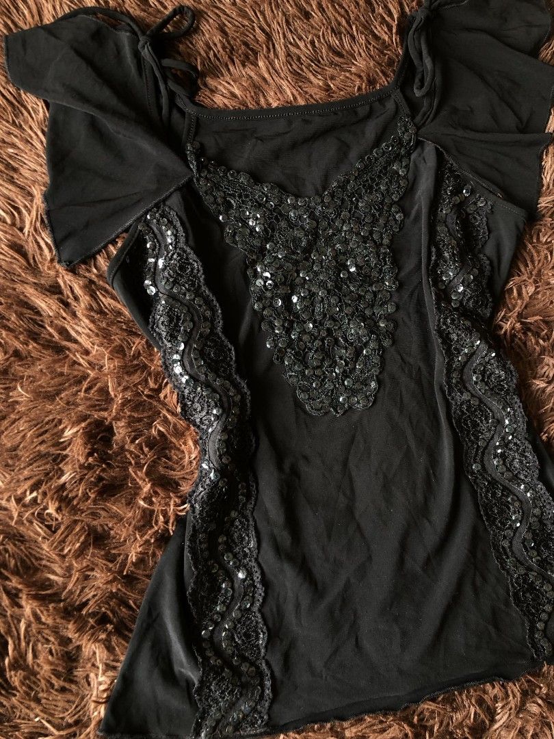Black Sequin Lace Top (Category: Sleeveless) located in Tagum. Submitted by zealfish_9718e4 (Listing ID 1470017623, Image 2). Description: .