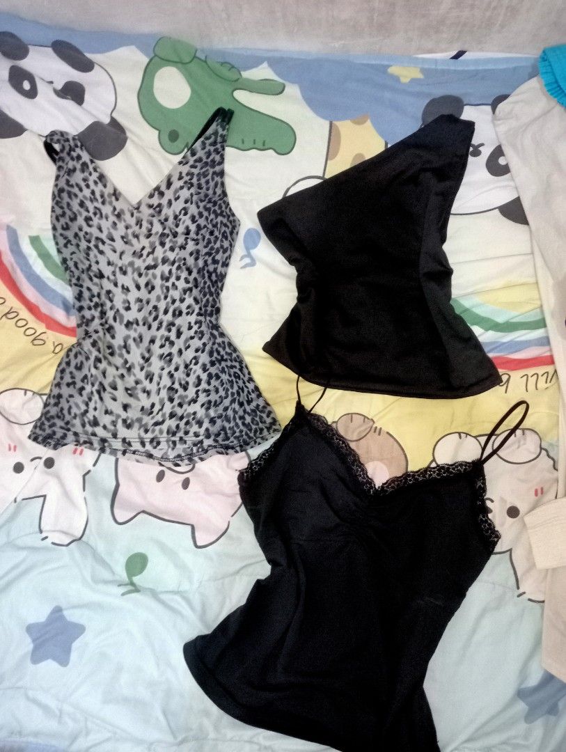 Black Tank Top Bundle (Category: Sleeveless) located in Pasay City. Submitted by elirouge (Listing ID 1470097974, Image 1). Description: 100 ea xs-s.