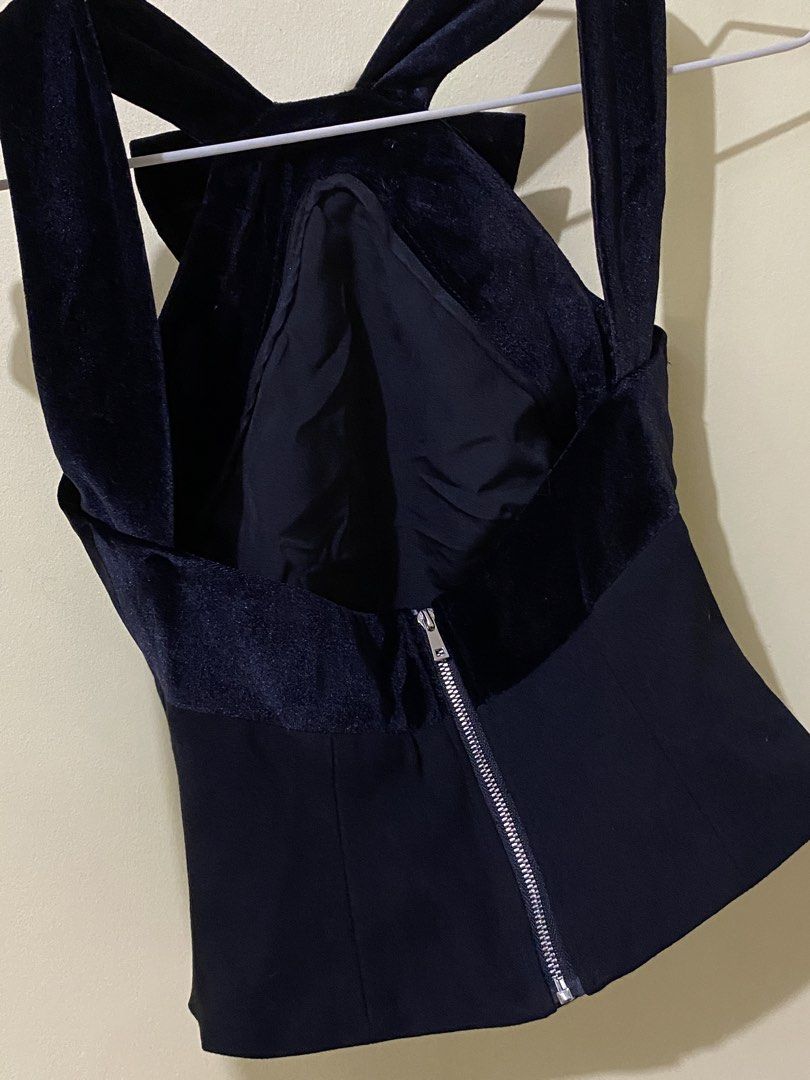 BLACK VELVET FITTED TOP (Category: Others Tops) located in Dasmarinas. Submitted by hannah.oakph (Listing ID 1469954696, Image 3). Description: .