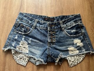 (Category: ) located in . Submitted by pinkvanilla.milkshake (Listing ID 1469972913, Image 1). Description: .