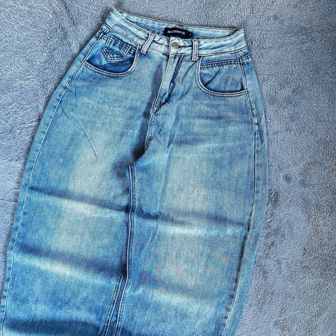 BLUE BAGGY JEANS (Category: Jeans) located in Naga. Submitted by thrift_na (Listing ID 1470067694, Image 2). Description: 📍 BLUE BAGGY JEANS 📐 Dimensions ( inches ) Waistline: 28 Length: 38.5 Thigh: 13.5 Hem: 8.5 📜 Details Already Wash/Ready To Wear Color Rate: 10/10 Issue: None Hard Fabric & Heavy Good Fittings.