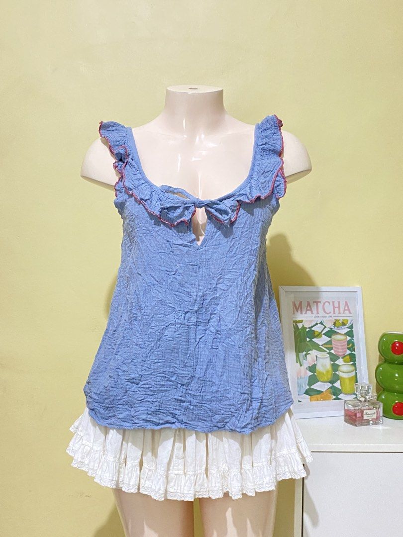 BLUE DAINTY TOP (Category: Others Tops) located in Dasmarinas. Submitted by hannah.oakph (Listing ID 1469955855, Image 2). Description: medium to large fit.