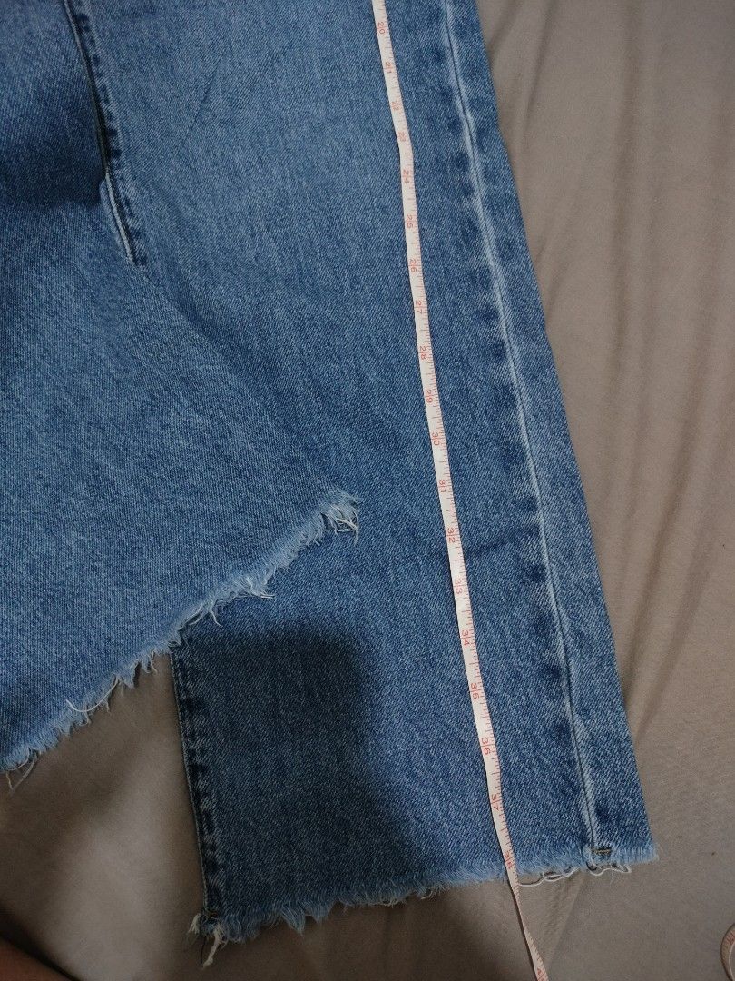 Blue Denim Straight Leg Jeans (Category: Jeans) located in Paranaque City. Submitted by ksmthng (Listing ID 1470081968, Image 3). Description: Free with any purchase from my listed items..