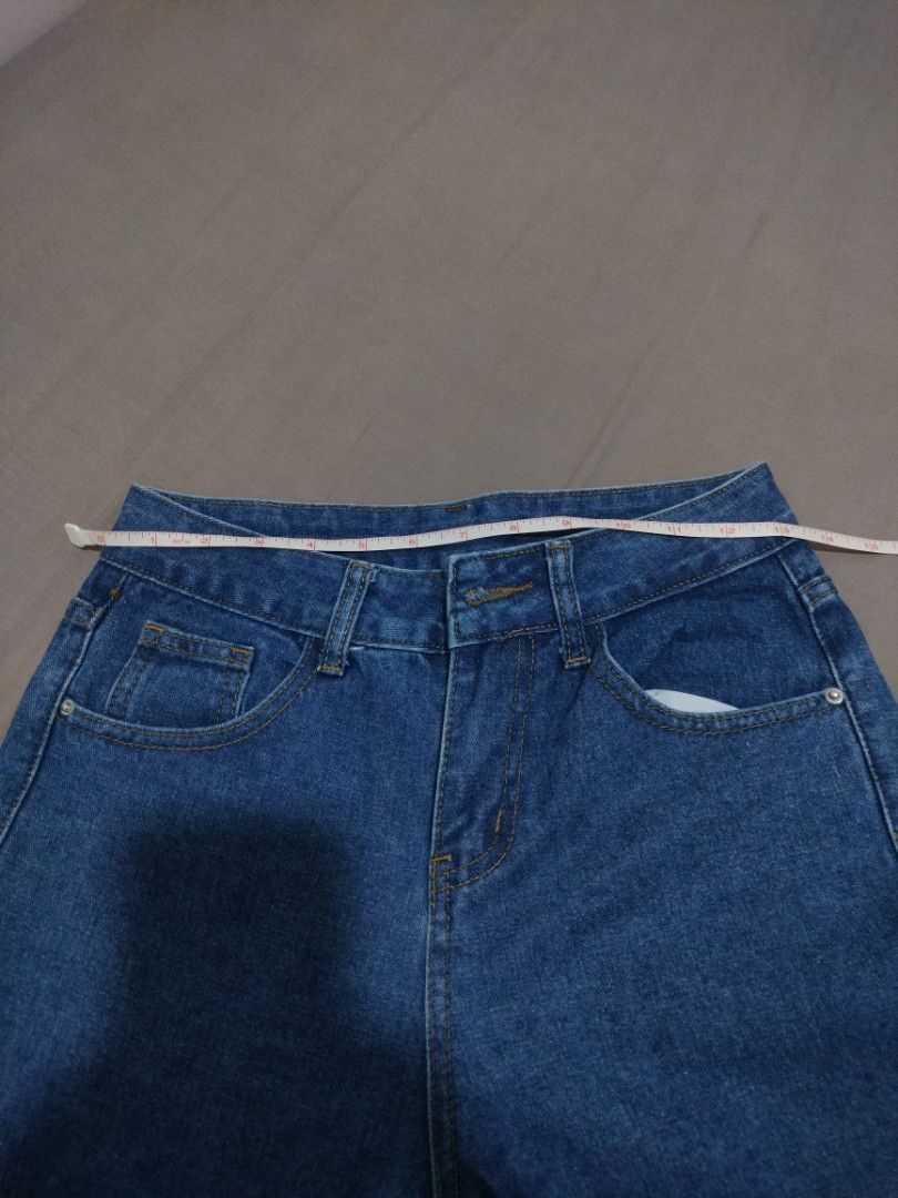 Blue denim wide leg raw hem jeans (Category: Jeans) located in Paranaque City. Submitted by ksmthng (Listing ID 1470084415, Image 2). Description: Loc: Parañaque.