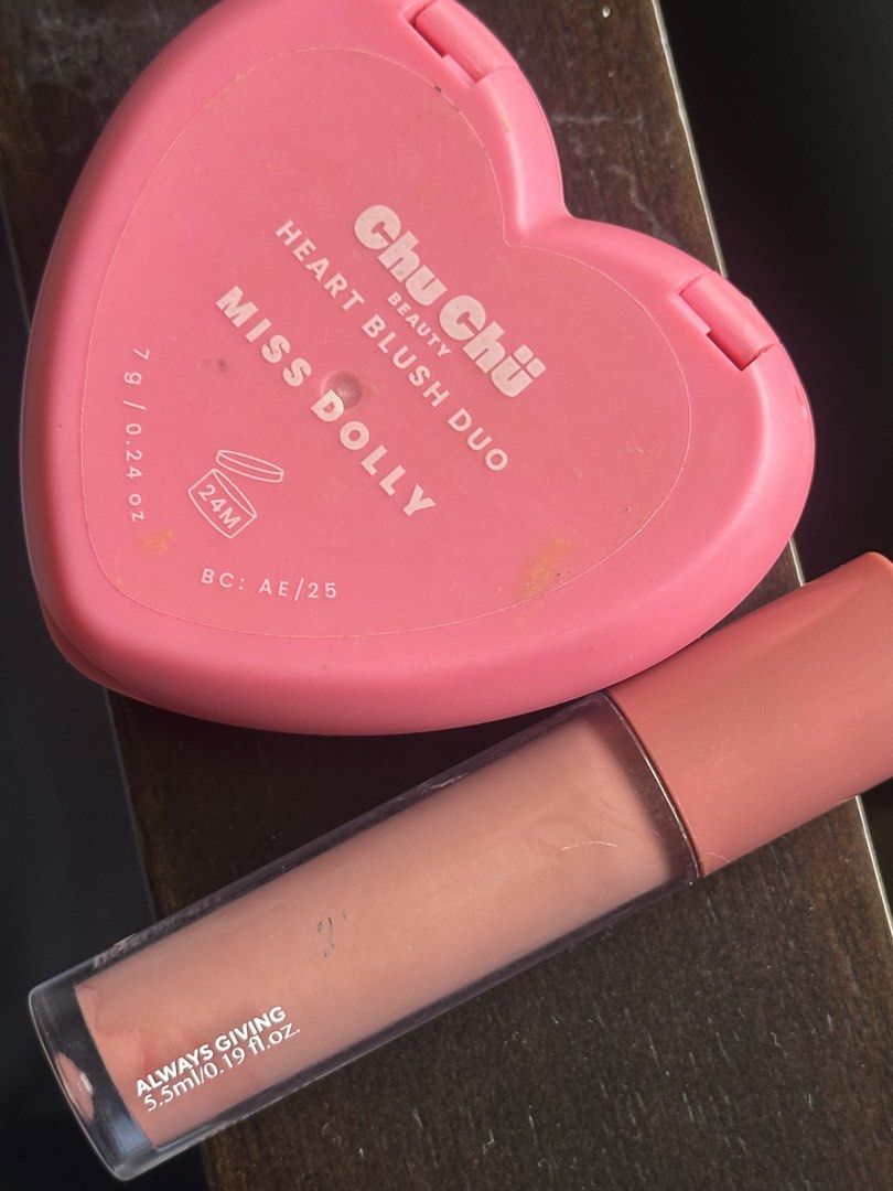 Blush duo (Category: Makeup) located in Subic. Submitted by toocutetokeep (Listing ID 1470006670, Image 2). Description: RFS decluttering.