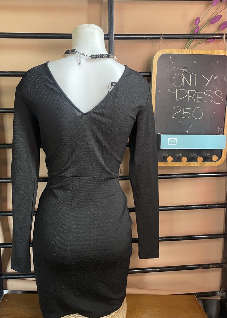 BN ONLY BLACK DRESS (Category: Dresses) located in Batangas. Submitted by norskieshoppe (Listing ID 1469960214, Image 3). Description: small from Canada, not ukay.