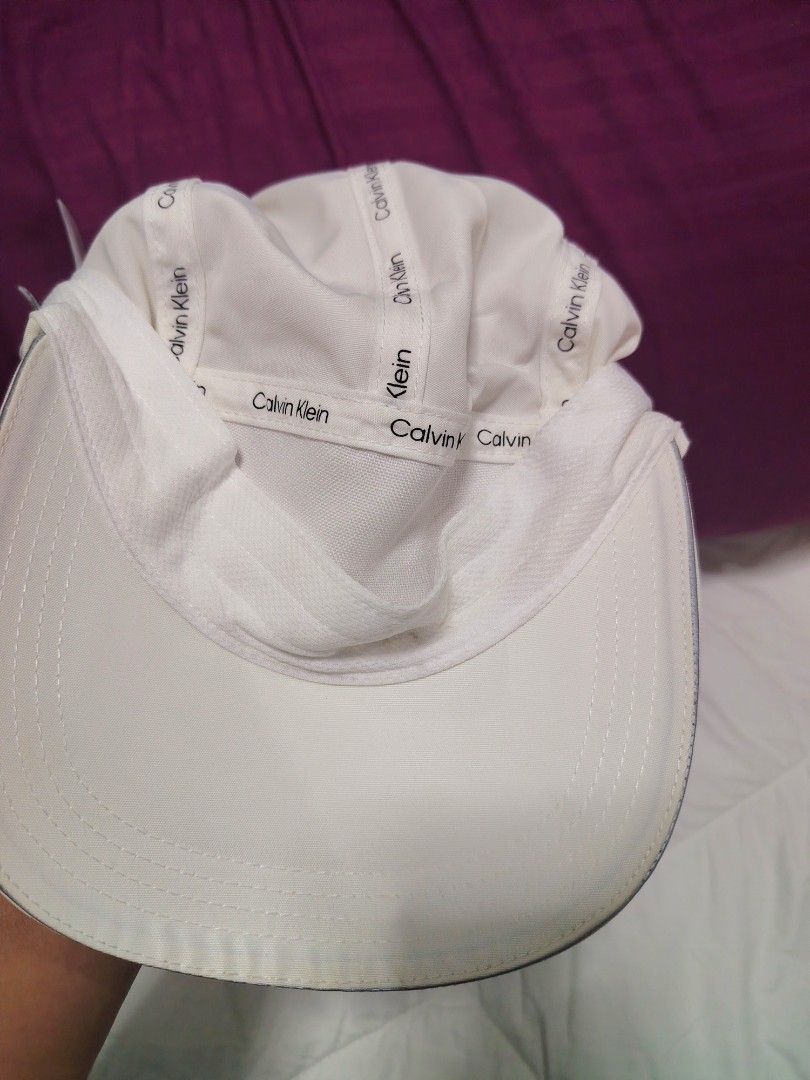Bnew CK cap (Category: Hair Accessories) located in Quezon City. Submitted by G.E.M18 (Listing ID 1470095971, Image 3). Description: Bnew CK cap Off white color Parang may pagkaNYLON ang materials.