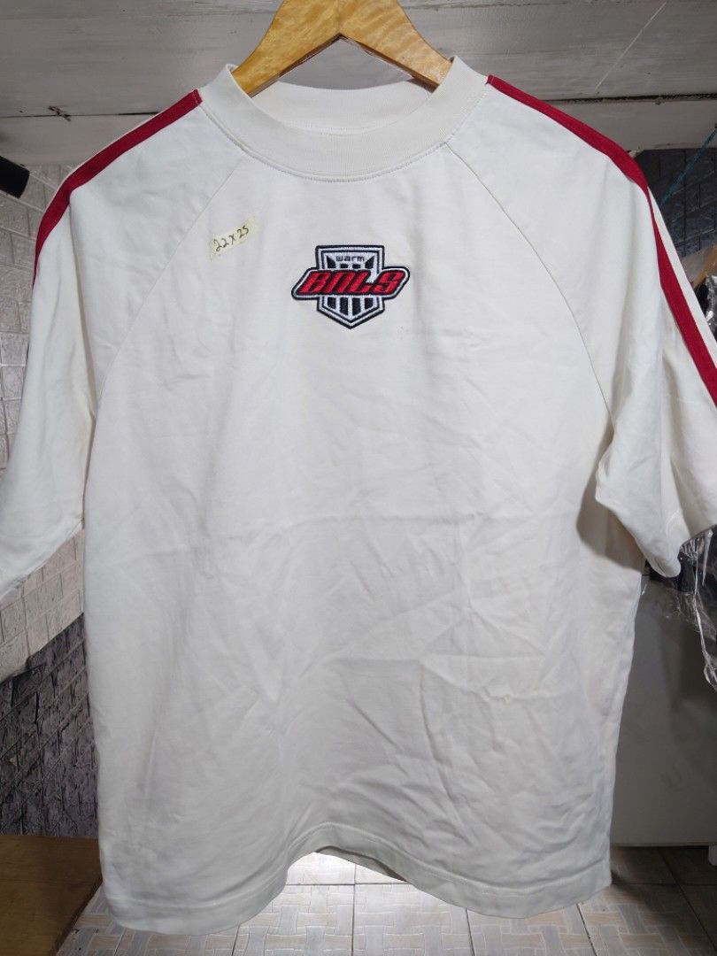 Boneless Boxy Crop Tee (Category: Tshirts & Polo Shirts ) located in Paranaque City. Submitted by emzeicool48572 (Listing ID 1470018305, Image 1). Description: Size: Medium to Large 22x25 inch) Material: Heavy Cotton Crew Neck Color: Off White / Cream color rate: 9/10 Condition: 9/10 📍Tambo Paranaque 💸Payment: Pay Maya only 📦🚚 Delivery: Lalamove or j&t (order mo book mo) No return policy Buy at your own risk Don't expect too much from this pr