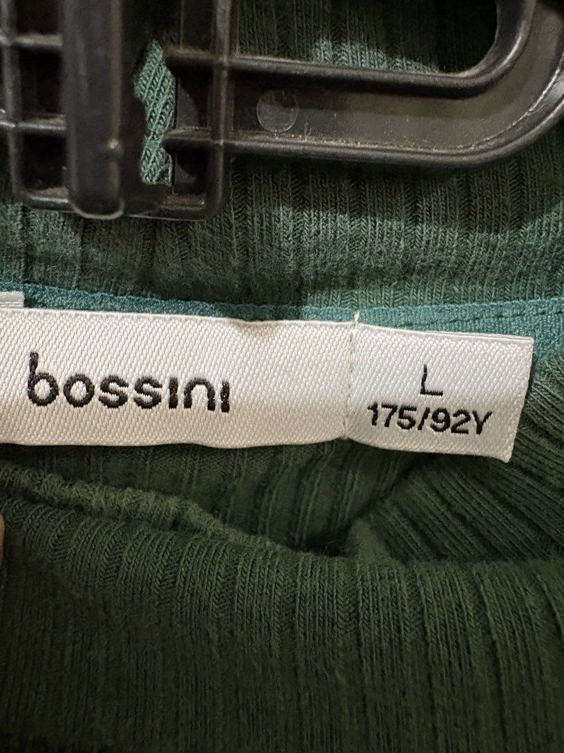 Bossini Green Turtle Neck (Category: Blouses) located in Quezon City. Submitted by jindori._. (Listing ID 1470030973, Image 3). Description: Dimensions (WxL): 16x23 Color rate: 8/10 Colors may vary due to lighting Ship out every weekends.