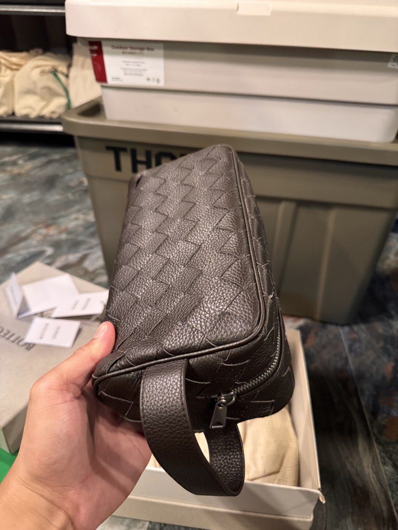Bottega clutch (Category: Belt bags, Clutches and Pouches) located in Makati City. Submitted by at68studios (Listing ID 1469983249, Image 2). Description: .