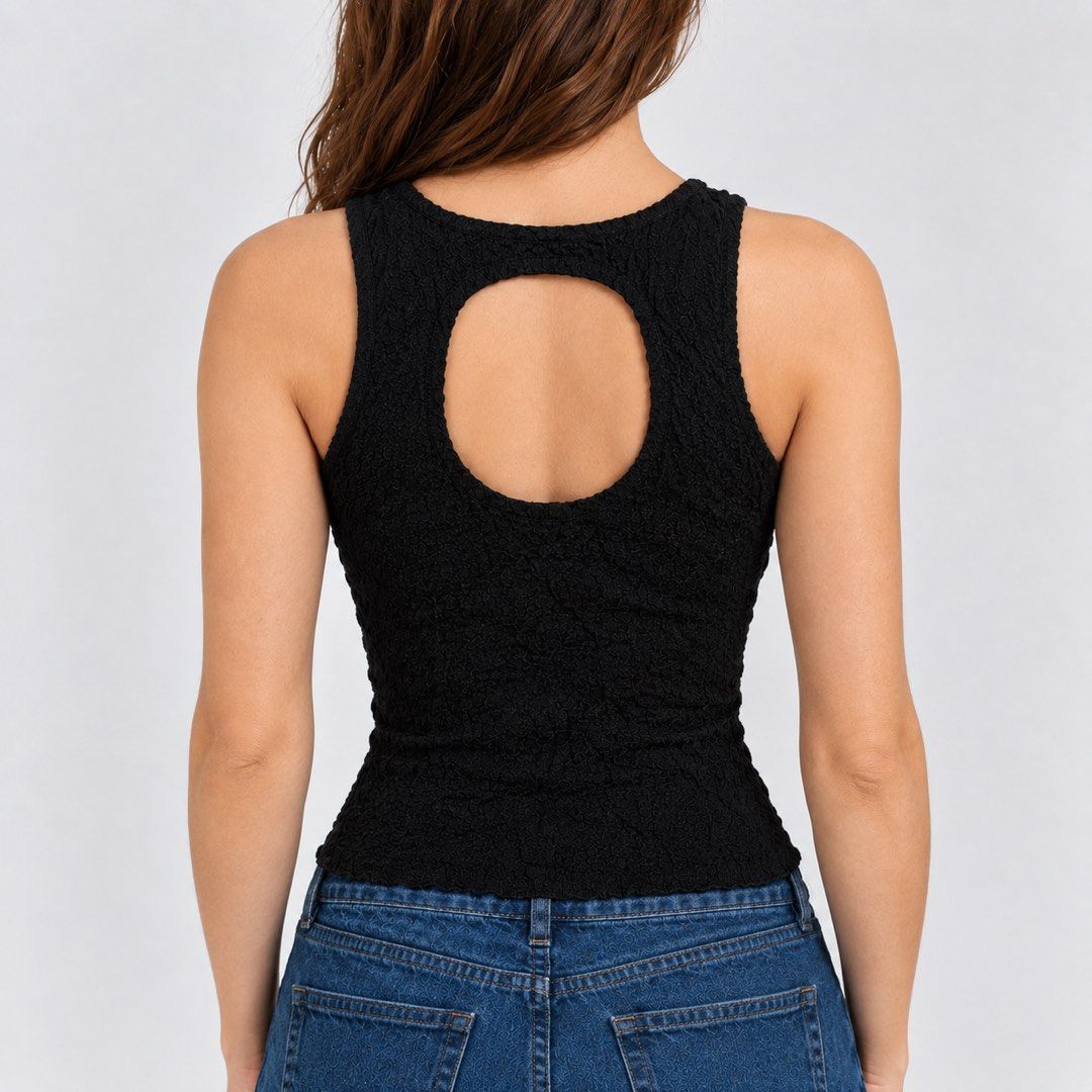 Brandy Melville Black Tank Top (Category: Sleeveless) located in San Ildefonso. Submitted by rgdeclutters (Listing ID 1470004964, Image 3). Description: L - 15" W - 17".