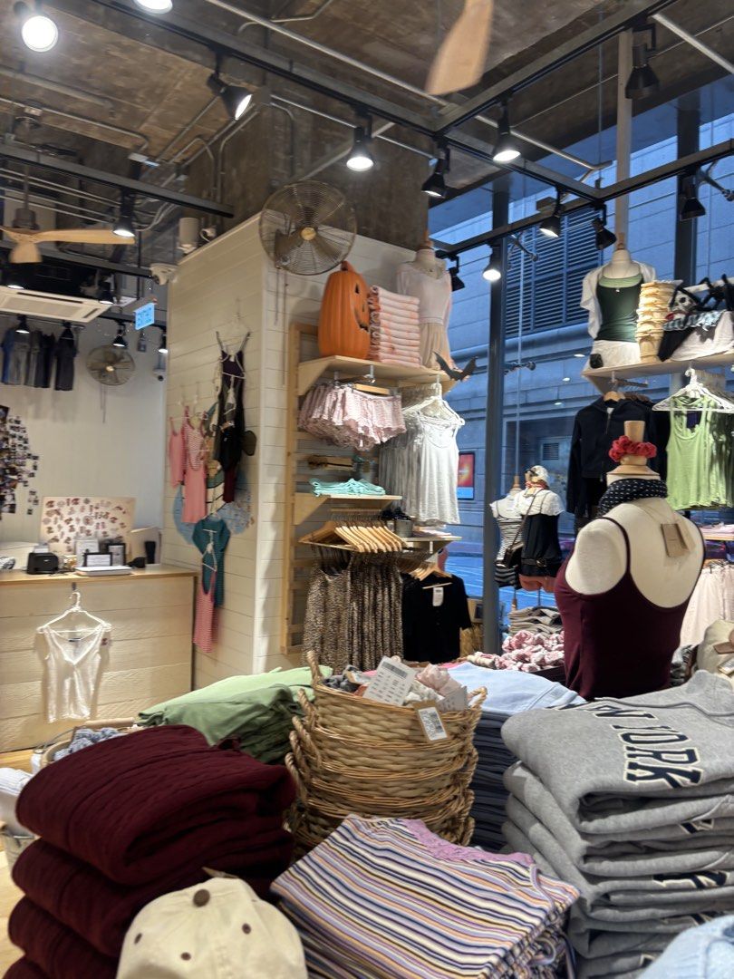 [CLOSED] Brandy Melville HK Pasabuy (Category: Others Tops) located in Quezon City. Submitted by dandleon (Listing ID 1469964706, Image 1). Description: brandy melville hongkong pasabuy 1pc: +300 2pcs: +500 4pcs: +950 items can be shipped as early as monday (oct 26) buyer has to pay full price of item upon order. has option to pay fee and sf before shipping .