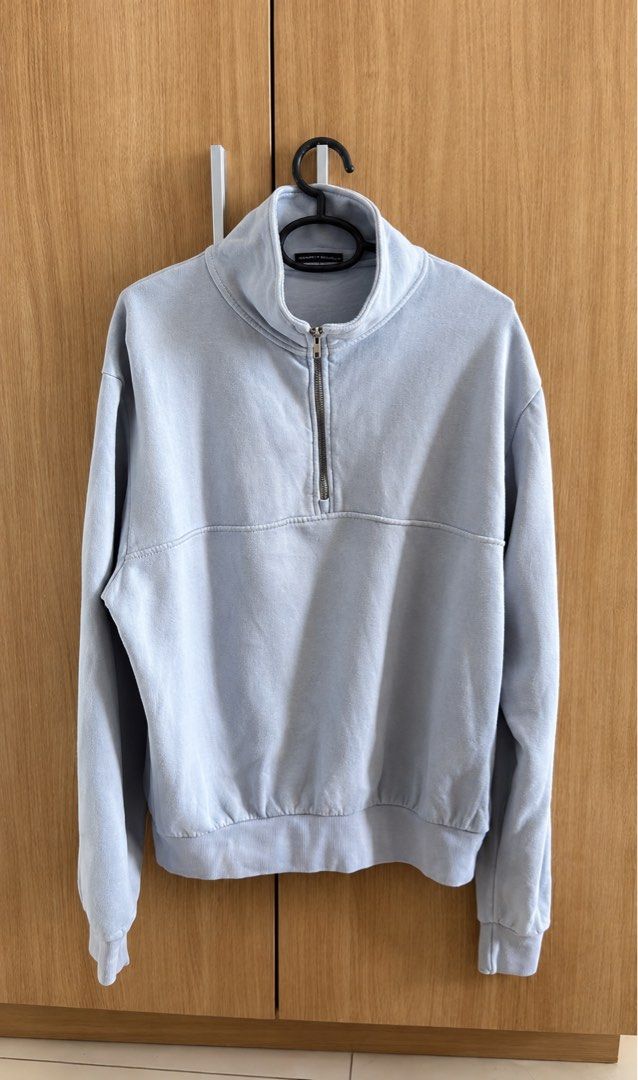 Brandy Melville Qzip (Category: Coats, Jackets and Outerwear) located in Quezon City. Submitted by wearitagain_ (Listing ID 1470127379, Image 1). Description: .