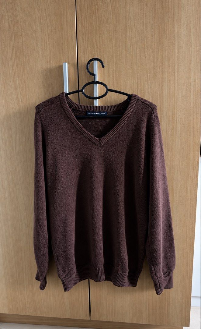 Brandy Melville Sweater (Category: Coats, Jackets and Outerwear) located in Quezon City. Submitted by wearitagain_ (Listing ID 1470126727, Image 1). Description: .
