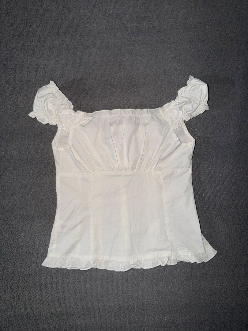 Brandy Melville White Elena Top (Category: Blouses) located in Quezon City. Submitted by spicycalimaki (Listing ID 1470045013, Image 2). Description: - brand new, with tag - last price posted 🏷️ zara h&m mango uniqlo monki cotton on urban revivo bershka pull & bear love bonito editors market carino miu phia isa the label beyond collective sopheme hollister.