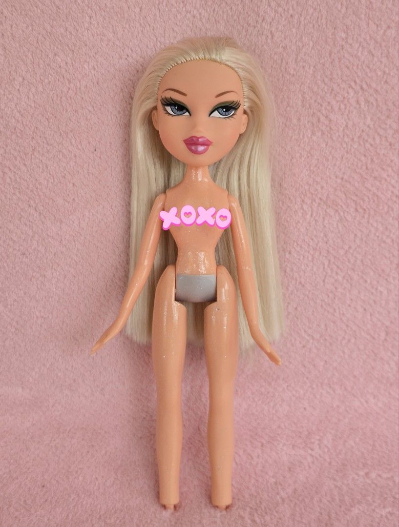 BRATZ CLOE (Category: Kids Toys) located in Quezon. Submitted by blushreloved (Listing ID 1470006078, Image 1). Description: Issue: Loose arm ung left Selling As Is.