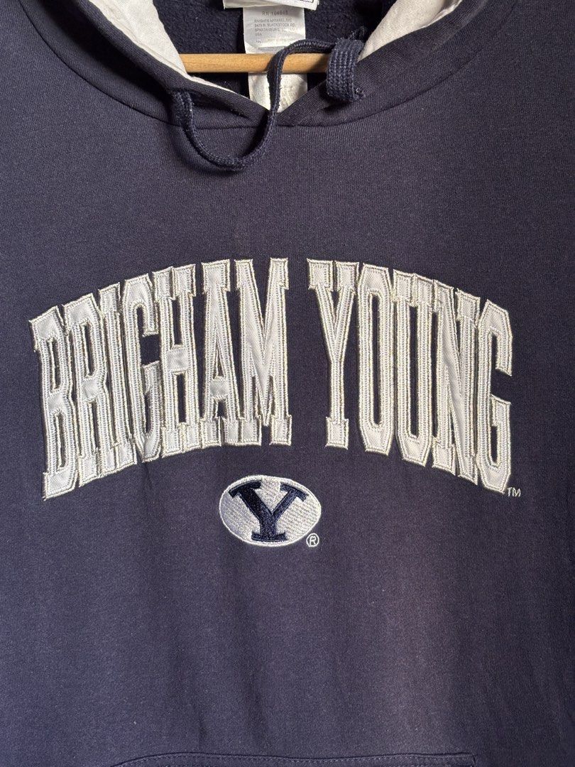 Brigham Young University (BYU Cougars) pullover hoodie (Category: Coats, Jackets and Outerwear) located in Cabuyao City. Submitted by giothr1ft (Listing ID 1470046587, Image 2). Description: -Width: 23 -Length: 28 -Sleeve Length: 23 -Condition: 10/10 📌Buyers will shoulder the shipping fee..