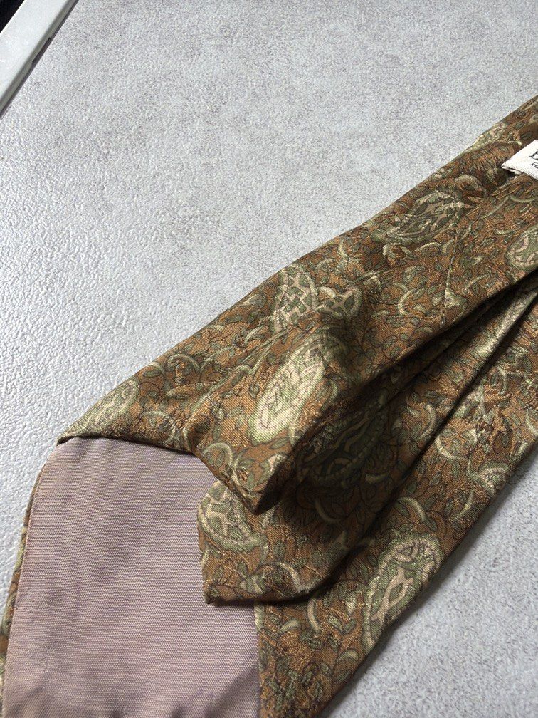 Browd Win Necktie (Category: Ties) located in Pasig City. Submitted by chamoisee (Listing ID 1469966932, Image 3). Description: .