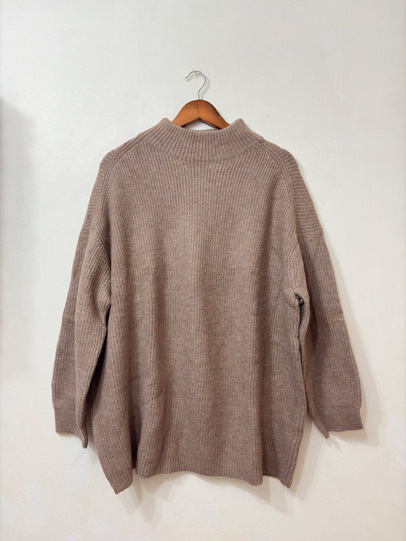 Brown Knitted Longsleeve (dress) (Category: Coats, Jackets and Outerwear) located in Mabalacat. Submitted by softlyworn.ph (Listing ID 1470070243, Image 1). Description: Perfect for winter season! Size XL-2XL.