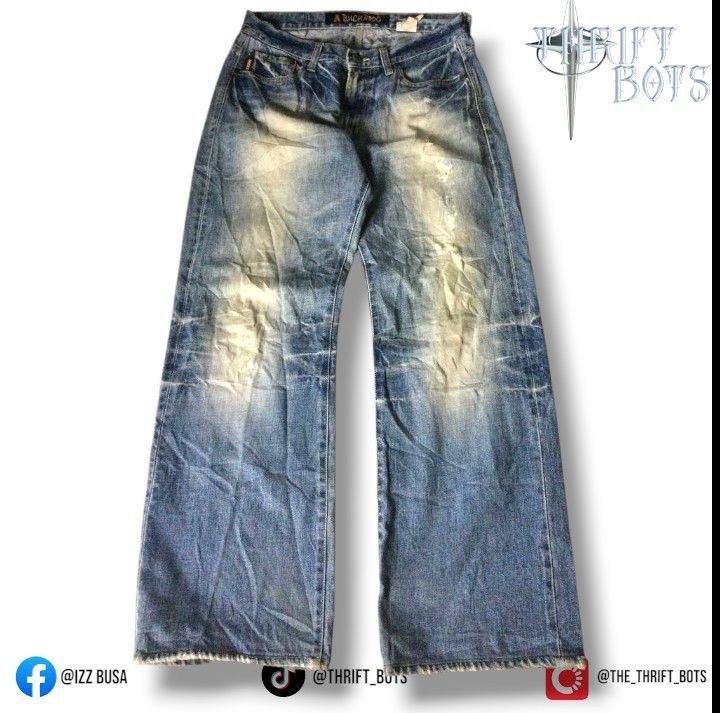 Buckaroo Loose Bootcut Washed Jeans (Category: Jeans) located in Butuan. Submitted by the_thrift_bots_ (Listing ID 1470082822, Image 1). Description: Buckaroo Washed Bootcut Jeans Waist 30 Length 41 Thigh 13 Hem 10 Issue: Distress, faint yellow stains.