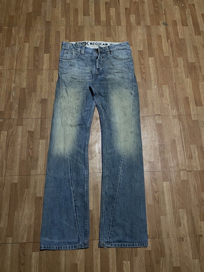 BUCKLED BOOTCUT LOWRISE JEANS (Category: Jeans) located in General Santos City (Dadiangas). Submitted by yusofubpon (Listing ID 1470043933, Image 1). Description: Vintage Y2K grail from FCUK! WAIST-30/32 LENGTH-43 LEGOPEN-9 Details: FCUK / French Connection UK Color: Light vintage wash with sun-faded front & thighs Featuring - Back Buckle Strap / Adjustable Cinch Back with 3-button closure - Button fly (4 buttons) - Twisted diagonal front seams -