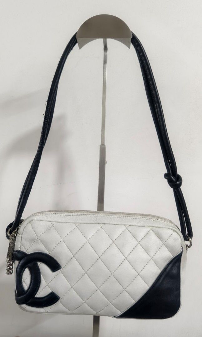 Bundle Bag (Category: Purses & Pouches) located in Shah Alam. Submitted by hauztrendempire (Listing ID 1469969641, Image 1). Description: Ch@n€| Ligne Cambon Pochette Quilted Leather *Condition 9/10 *Not For Fussy Buyers *Price Includes Postage For SM/Sabah Sarawak Postage RM15 *NO COD, courier only *Items Sold Are Not Refundable.