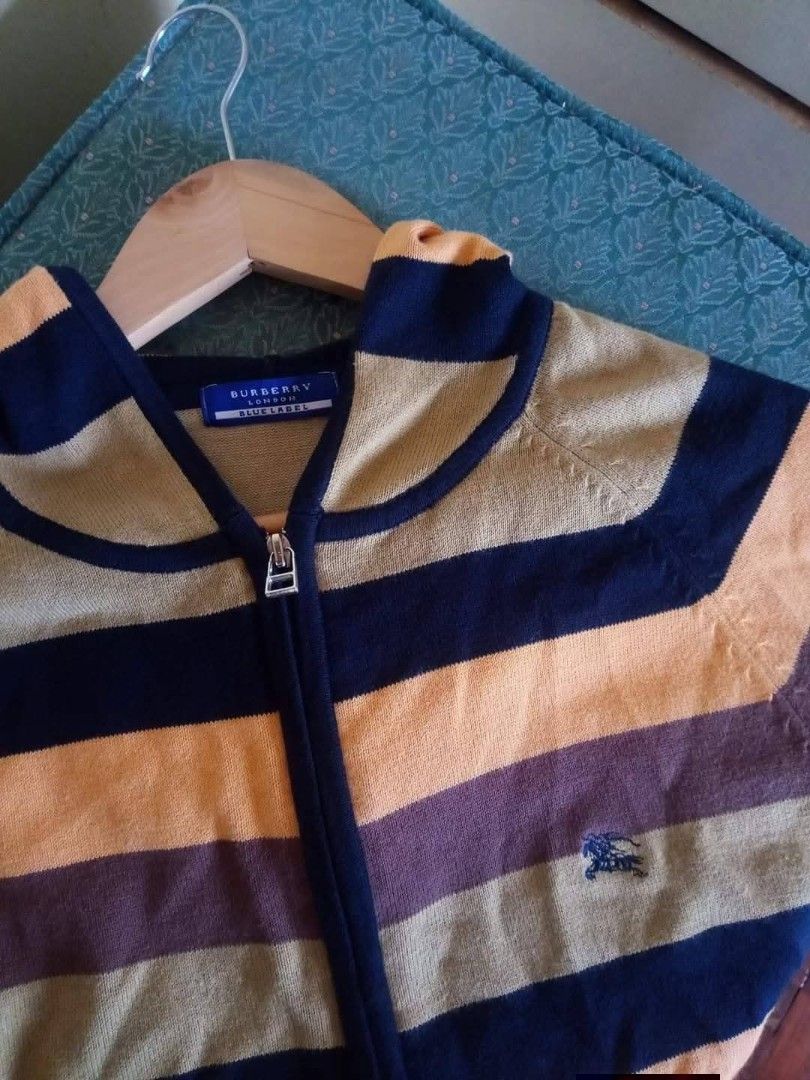 Burberry Blue label (Category: Coats, Jackets and Outerwear) located in Angeles City. Submitted by mjshoppingretail (Listing ID 1470113223, Image 3). Description: orig Burbs med L stretch.