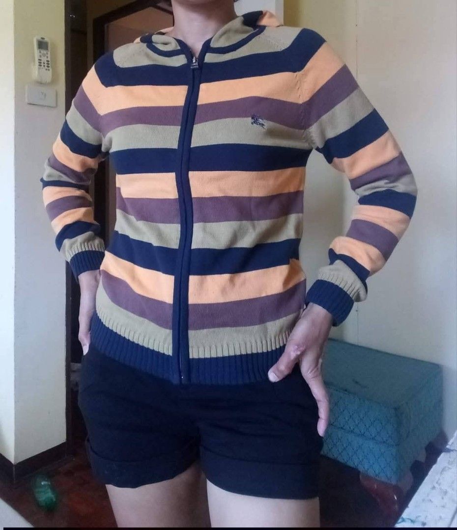 Burberry Blue label (Category: Coats, Jackets and Outerwear) located in Angeles City. Submitted by mjshoppingretail (Listing ID 1470113223, Image 2). Description: orig Burbs med L stretch.