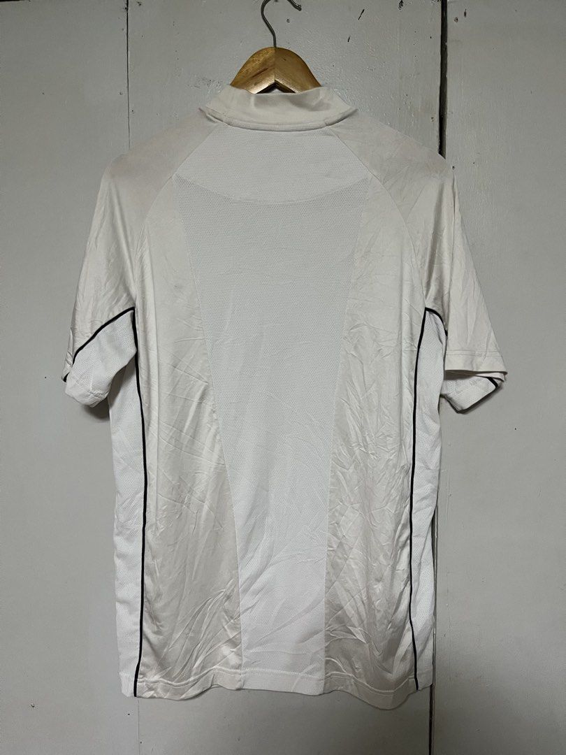 Burberry Golf Sport Fit tshirt (Category: Tshirts & Polo Shirts ) located in Kabankalan. Submitted by zeich_thrift (Listing ID 1470087996, Image 2). Description: Burberry Golf Sport Fit tshirt 21x29 Excellent condition Issue: minimal loose neck only.