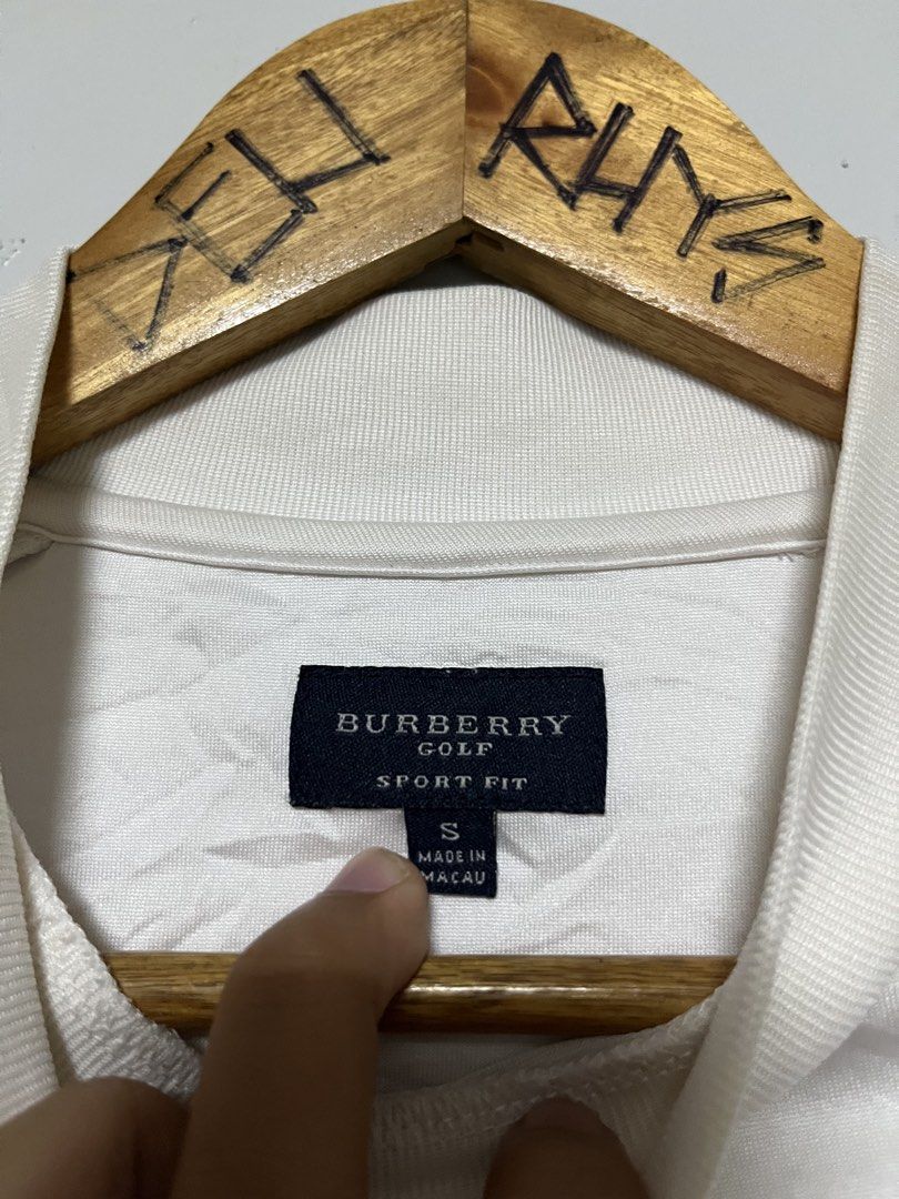 Burberry Golf Sport Fit tshirt (Category: Tshirts & Polo Shirts ) located in Kabankalan. Submitted by zeich_thrift (Listing ID 1470087996, Image 3). Description: Burberry Golf Sport Fit tshirt 21x29 Excellent condition Issue: minimal loose neck only.