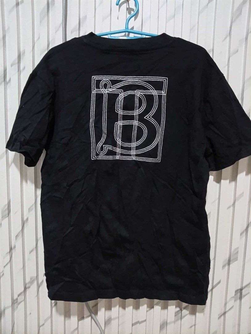 Burberry Mens Margot embriod all logo solid backhit ( Authentic ) (Category: Tshirts & Polo Shirts ) located in Barotac Nuevo. Submitted by john.pritz (Listing ID 1470054846, Image 1). Description: Buberry Margot Embriod all logo Solid Backhit ( Authentic ) Like new condi no issue size xs on tag Width 21 Length 27.