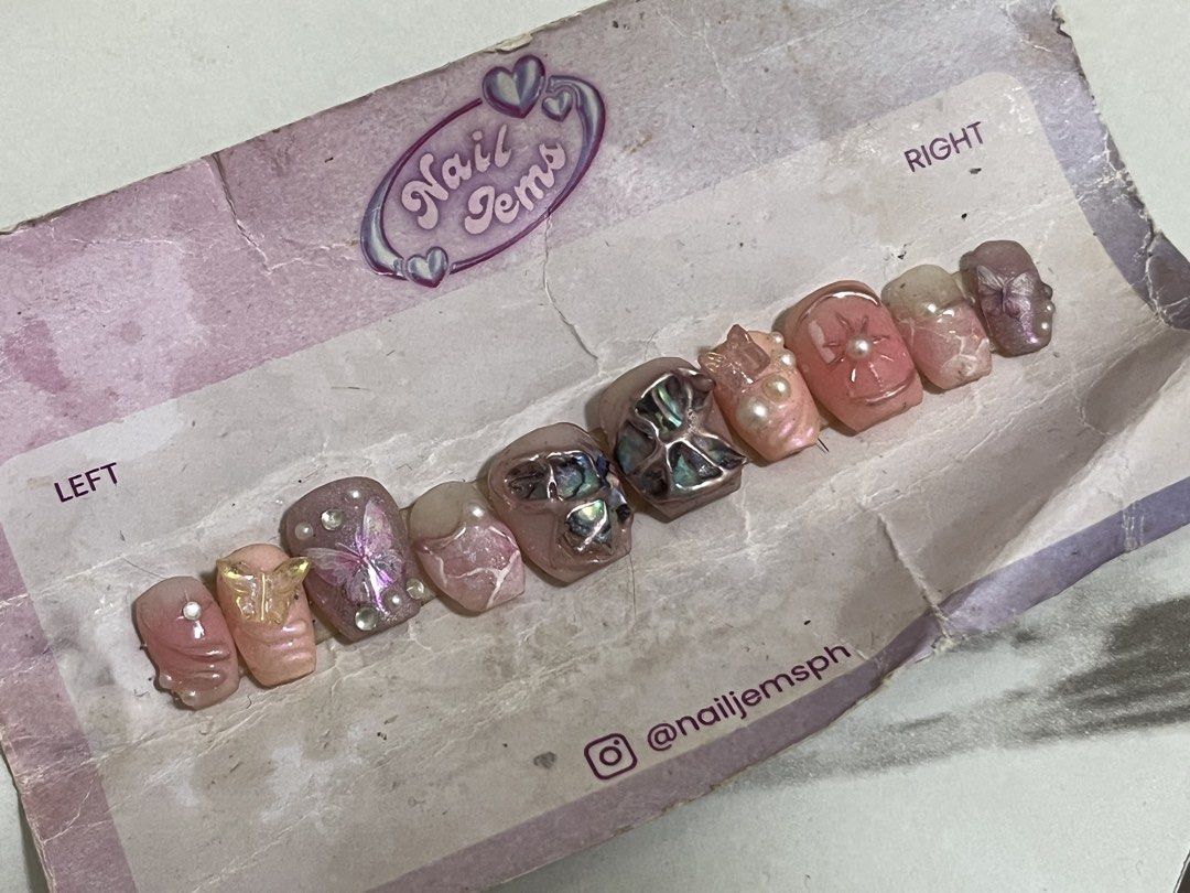 Butterfly Rhinestone Press On Nails (Customized by Nail Jems) (Category: Hands & Nails) located in Quezon City. Submitted by pinkvanilla.milkshake (Listing ID 1470083492, Image 2). Description: Hindi ko na alam sukat neto haha Hindi ko trip ung shape Nadumihan na ung lalagyan Never used S.