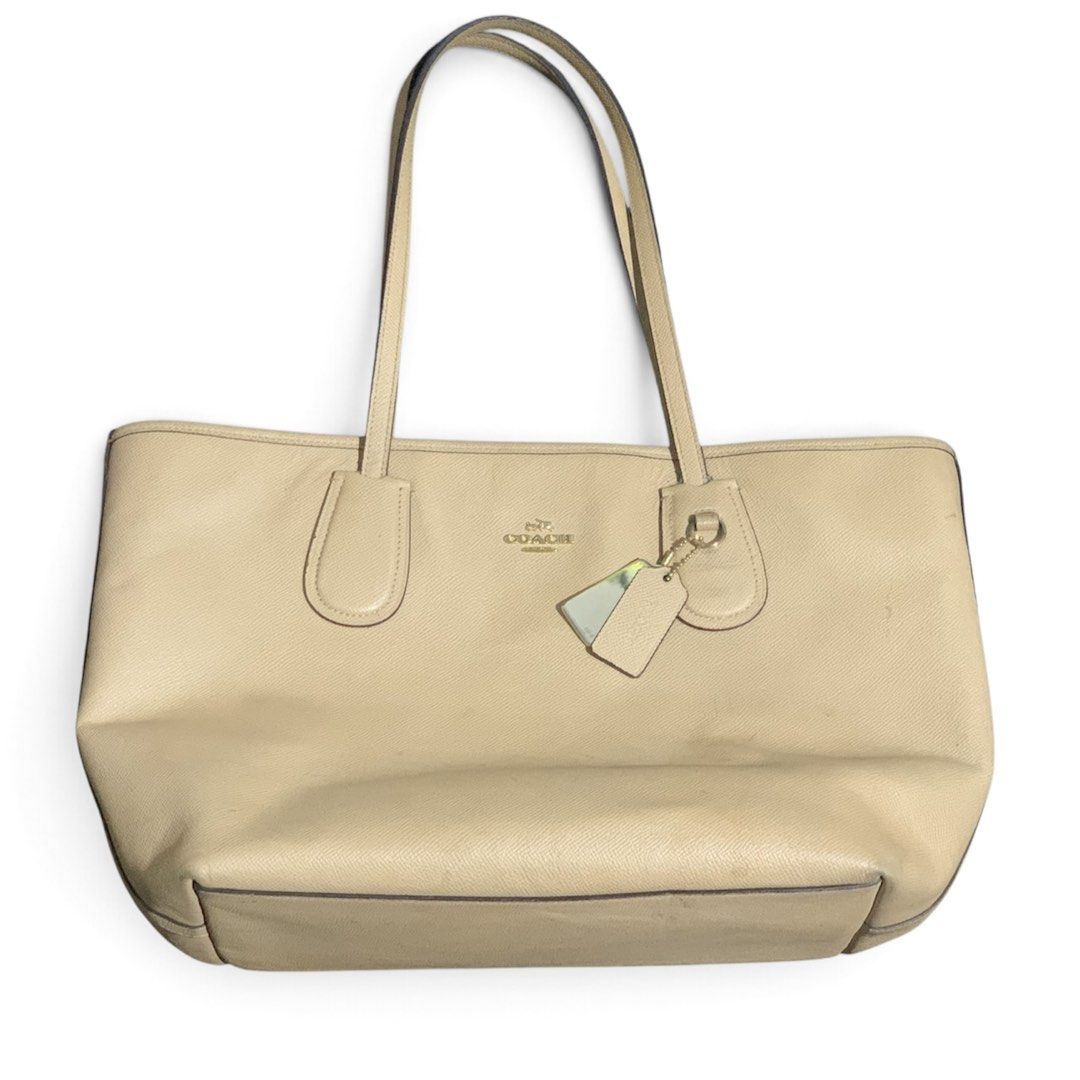 C0ach Big Totebag Beige Tan (Category: Tote Bags) located in Manila. Submitted by louisethrift5950 (Listing ID 1470064016, Image 1). Description: FOR SALE Coach Big Tote Bag – Beige/Tan * Authentic * Appearance: 10/10 * Good as new * No issue, except for stains inside the bag that may still be removable through cleaning Location: Manila area Shipping: J&T available; Lalamove for nearby buyers RFS: I’m not really into big bags, and I feel like thi