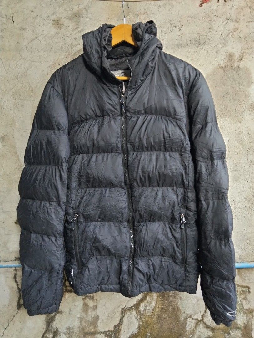 C9 by Champion Men's/Unisex Puffer Jacket (Category: Coats, Jackets and Outerwear) located in Malolos. Submitted by rthrift2026 (Listing ID 1470044869, Image 1). Description: .