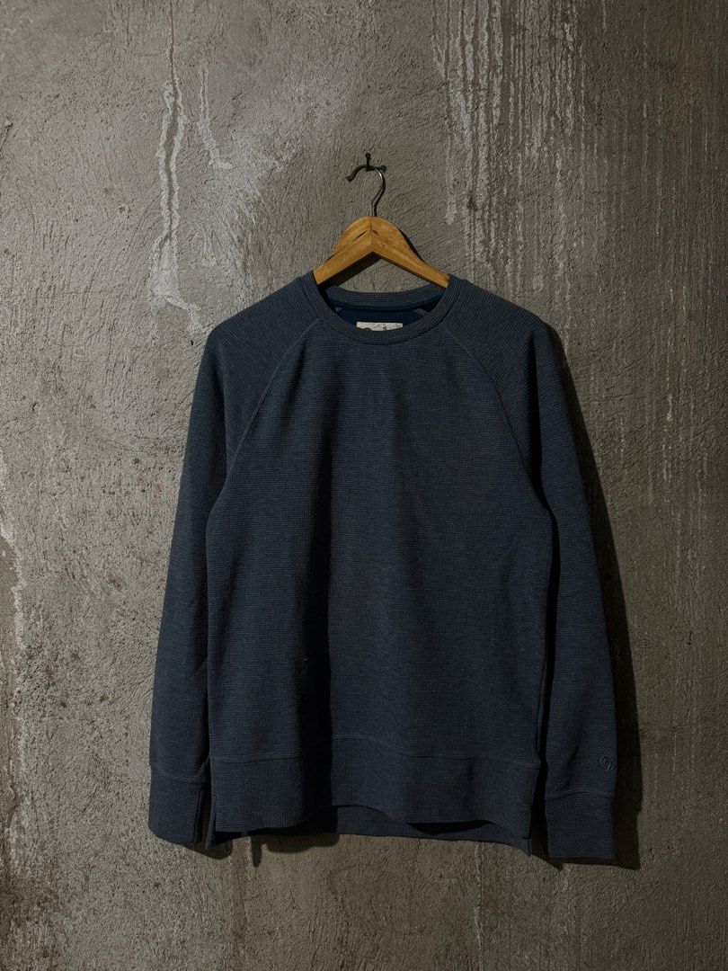 C9 by Champion Thermal Raglan Long-sleeves (Category: Coats, Jackets and Outerwear) located in Pasay City. Submitted by niel304 (Listing ID 1470105594, Image 1). Description: Condition: 8.5/10 Dimensions: 19x28 Size on tag: Large Issues: uneven fade and 1tattered stitching.