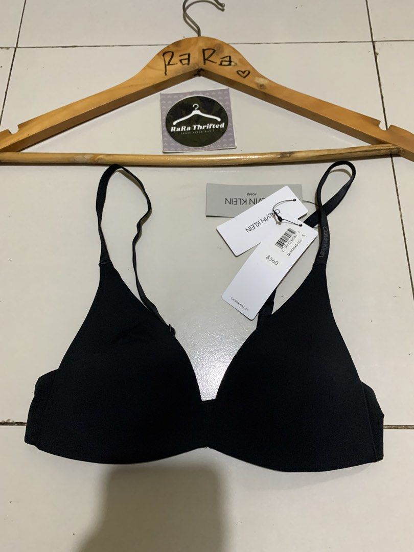 Calvien klein / light line bra / womens small (Category: Undergarments & Loungewear) located in Cebu City. Submitted by rarathriftedcb (Listing ID 1470039144, Image 3). Description: 500pesos + sf 95 Sale firm price Super bet ko to 😍 Calvin klein ✅ Light line bra Small on tag 🏷️ With hangtags 750pesos+ sf 95 Location : Cebu city Page : RaRa thrifted Jnt nationwide Message us 📩.