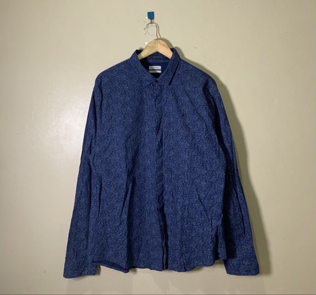 CALVIN KLEIN button down (Category: Tshirts & Polo Shirts ) located in Molave. Submitted by mysticbird_38213e (Listing ID 1469989952, Image 1). Description: Good as new No issue Solid po nito Pwede sa Maselan.