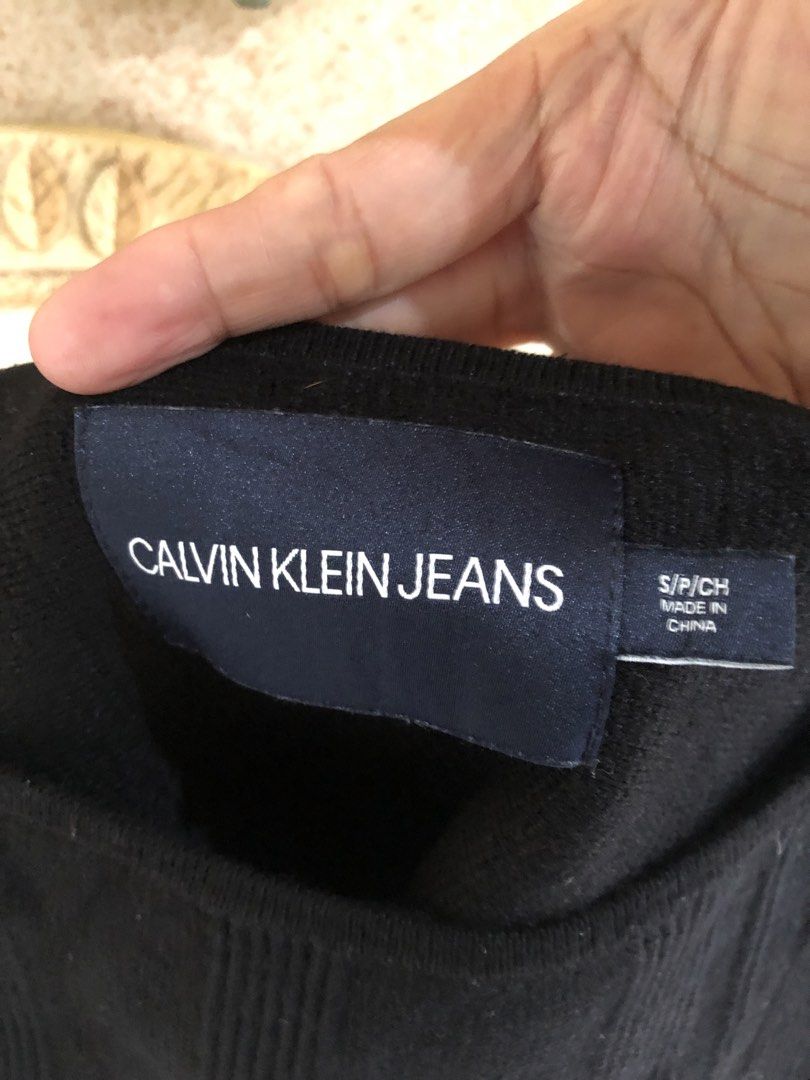 CALVIN KLEIN RIBBED KNIT TOP (Category: Others Tops) located in Santa Rosa. Submitted by eceldg05 (Listing ID 1469993698, Image 3). Description: CALVIN KLEIN ribbed knit top S on tag to medium fit Like new.