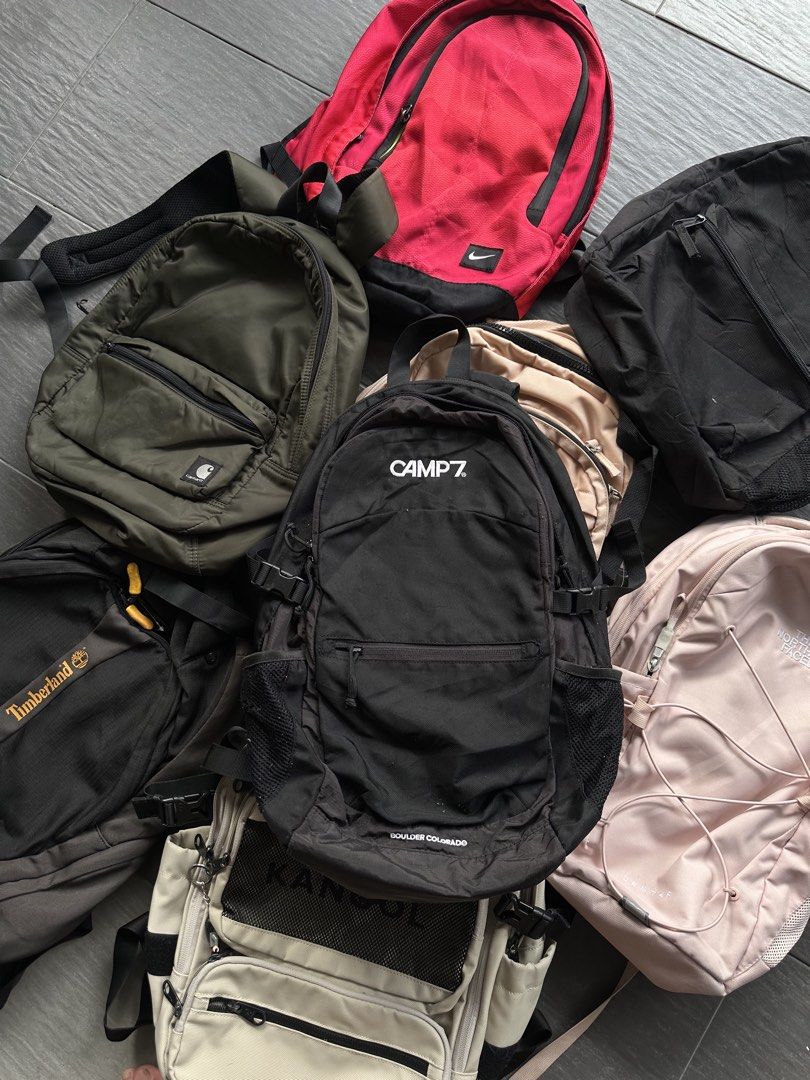 Camp7 Backpack (Category: Backpacks) located in Kuala Lumpur. Submitted by daaanialll_ (Listing ID 1470125302, Image 1). Description: Good Cond Banyak compartment.