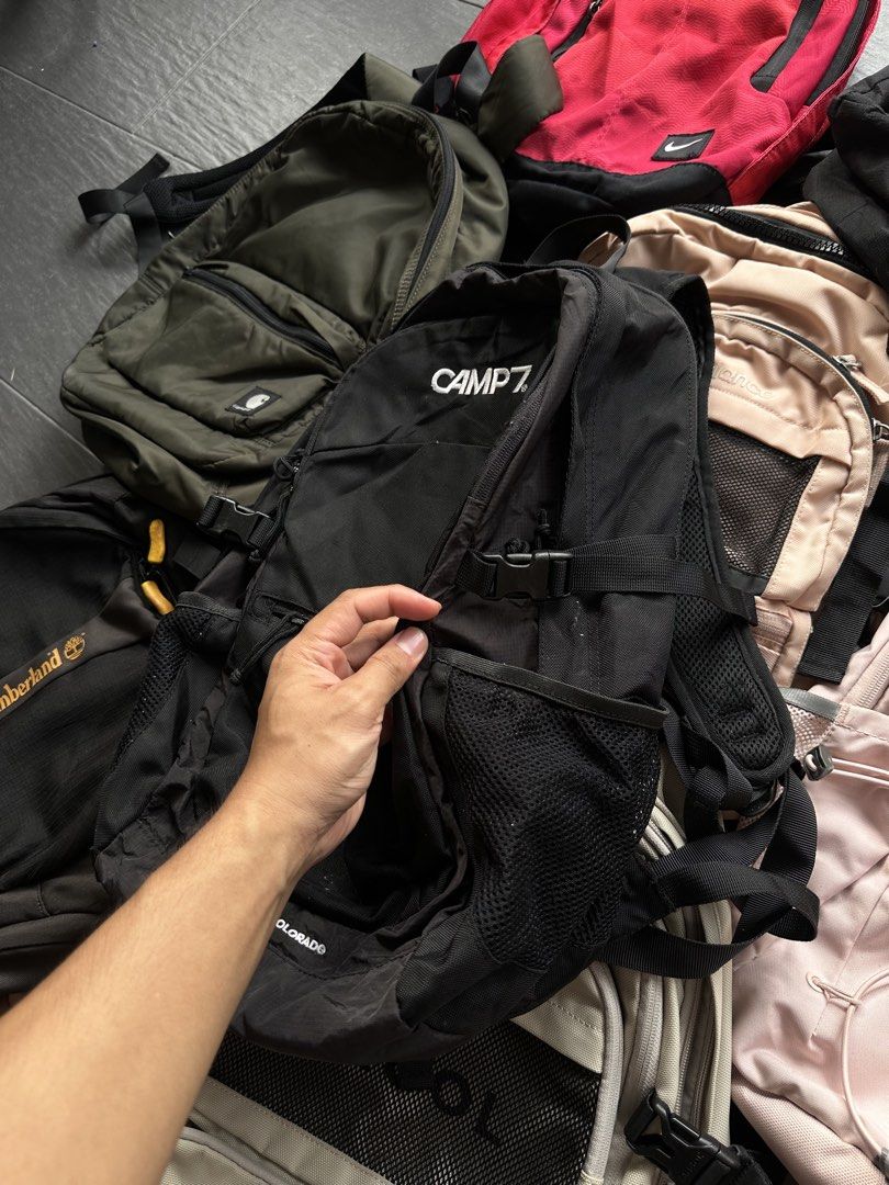 Camp7 Backpack (Category: Backpacks) located in Kuala Lumpur. Submitted by daaanialll_ (Listing ID 1470125302, Image 2). Description: Good Cond Banyak compartment.