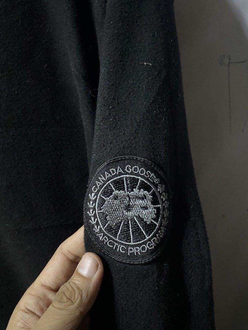 Canada goose (Category: Coats, Jackets and Outerwear) located in Cagayan de Oro. Submitted by kennymiiiiii (Listing ID 1470091693, Image 3). Description: 23*27 Only issue rivings photo posted Color rate 8.5/10.