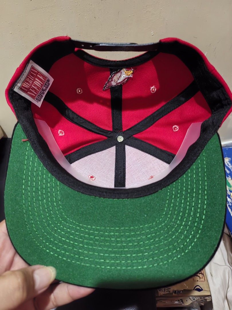 Cardinals custom Vintage cap (Category: Caps & Hats) located in Legazpi City. Submitted by livedolphin_68dee2 (Listing ID 1470026339, Image 3). Description: Cardinals snapback custom vintage cap VGOOD CONDITION.