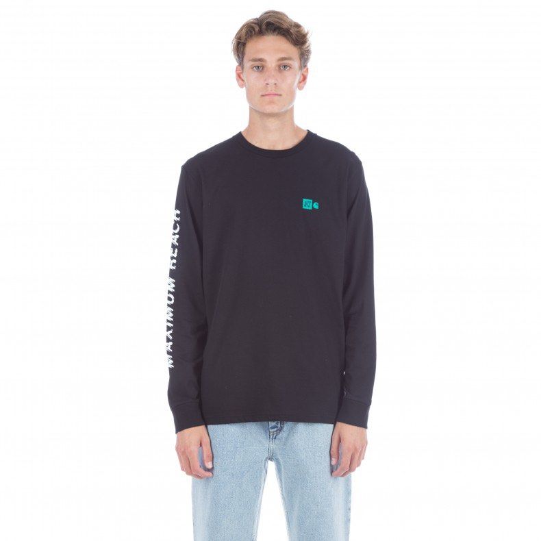 Carhart x Maximum reach (Category: Longsleeves) located in Cebu City. Submitted by thrifthing_ph (Listing ID 1470102767, Image 2). Description: CARHARTT X MAXIMUM REACH -Good as new No issue Size : Medium .