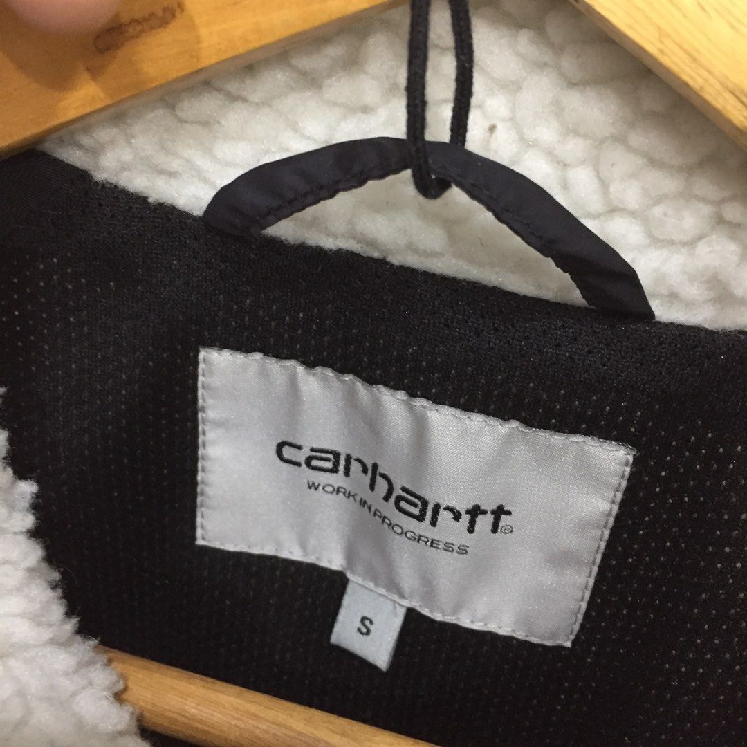 Carhartt (Category: Hoodies) located in Santa Rosa. Submitted by gardenofthrifts (Listing ID 1469948343, Image 3). Description: Shirt ₱1880 M Width: 20 Length: 26.5 10/10 Condition Comment “Mine” below to purchase..