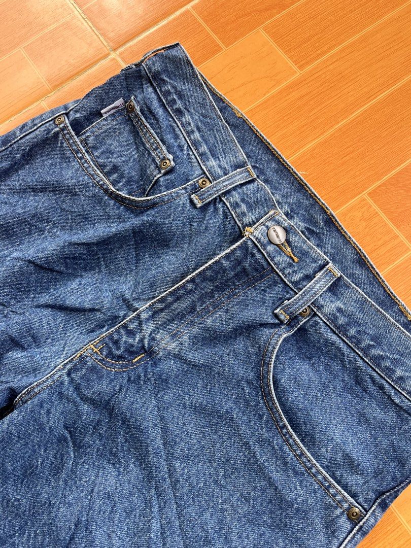 Carhartt (Category: Jeans) located in Santo Tomas. Submitted by vincezy2 (Listing ID 1469961798, Image 3). Description: Good Asnew Condition 32x30.